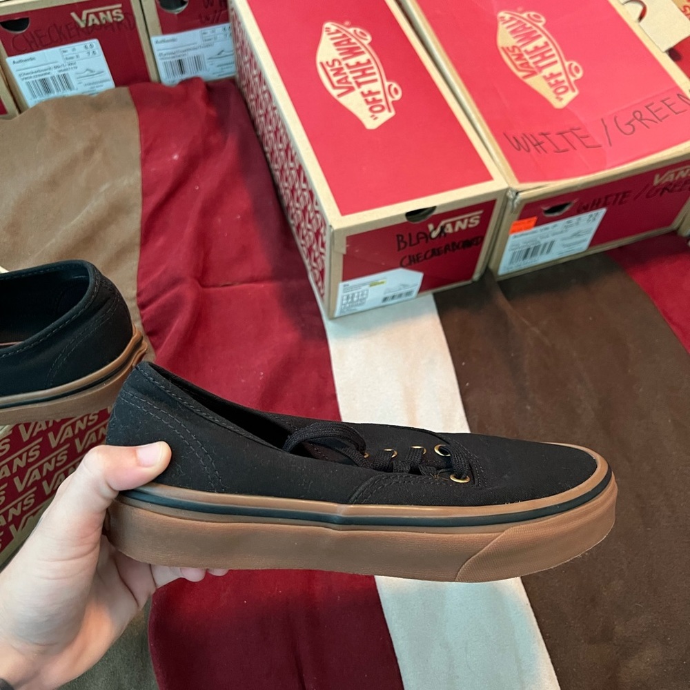 Vans - Picture 2 of 5
